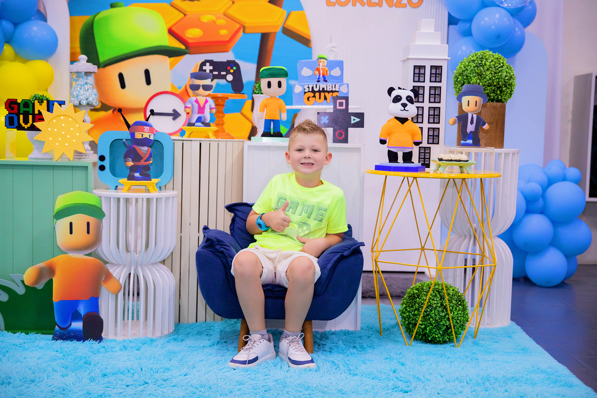 acompanhamento mensal de bebe caxias do sul figurino cenario tematico  personagem foto infantil serra gaucha fotografia familia mundo azul rosa ensaio fotografico crianca newborn baby menino menina smash the cake esmague o bolo banheira urso circo