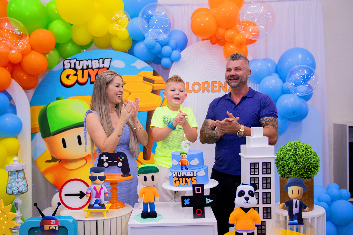 acompanhamento mensal de bebe caxias do sul figurino cenario tematico  personagem foto infantil serra gaucha fotografia familia mundo azul rosa ensaio fotografico crianca newborn baby menino menina smash the cake esmague o bolo banheira urso circo