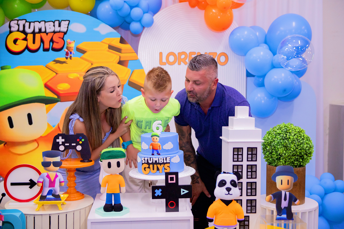 acompanhamento mensal de bebe caxias do sul figurino cenario tematico  personagem foto infantil serra gaucha fotografia familia mundo azul rosa ensaio fotografico crianca newborn baby menino menina smash the cake esmague o bolo banheira urso circo