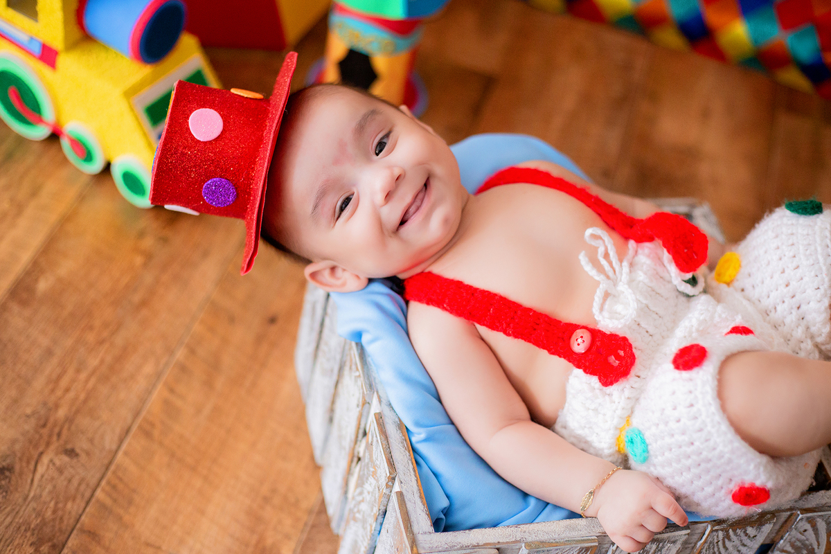 acompanhamento mensal de bebe caxias do sul figurino cenario tematico  personagem foto infantil serra gaucha fotografia familia mundo azul rosa ensaio fotografico crianca newborn baby menino menina smash the cake esmague o bolo banheira urso circo