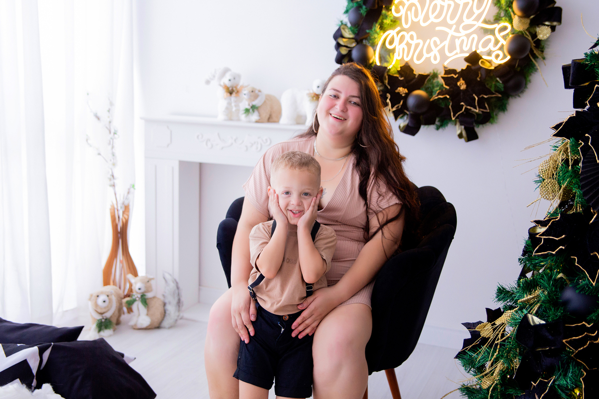 acompanhamento mensal de bebe caxias do sul figurino cenario tematico  personagem foto infantil serra gaucha fotografia familia mundo azul rosa ensaio fotografico crianca newborn baby menino menina smash the cake esmague o bolo banheira urso circo