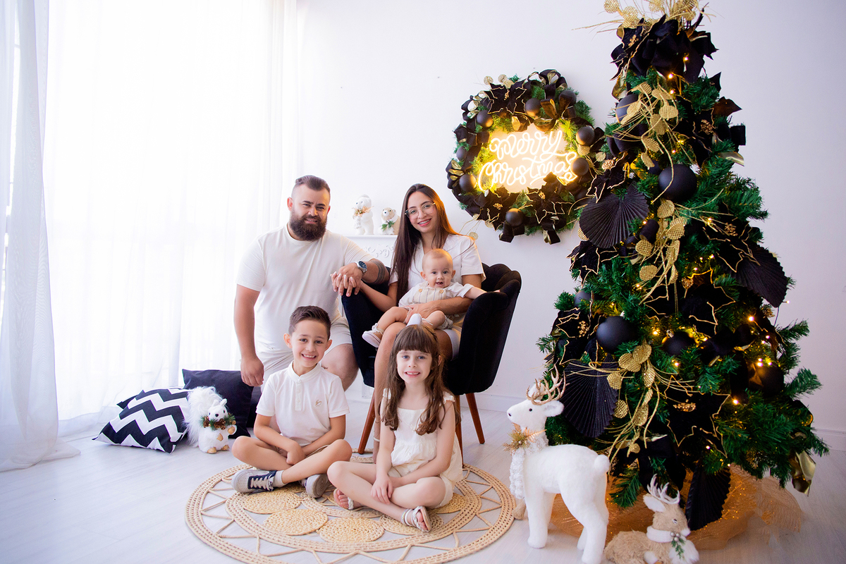 acompanhamento mensal de bebe caxias do sul figurino cenario tematico  personagem foto infantil serra gaucha fotografia familia mundo azul rosa ensaio fotografico crianca newborn baby menino menina smash the cake esmague o bolo banheira urso circo