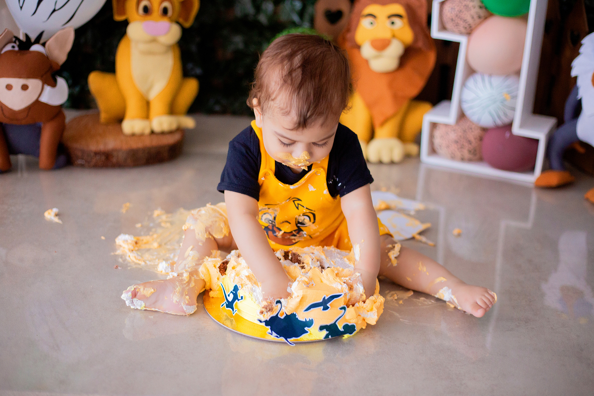 acompanhamento mensal de bebe caxias do sul figurino cenario tematico  personagem foto infantil serra gaucha fotografia familia mundo azul rosa ensaio fotografico crianca newborn baby menino menina smash the cake esmague o bolo banheira urso circo