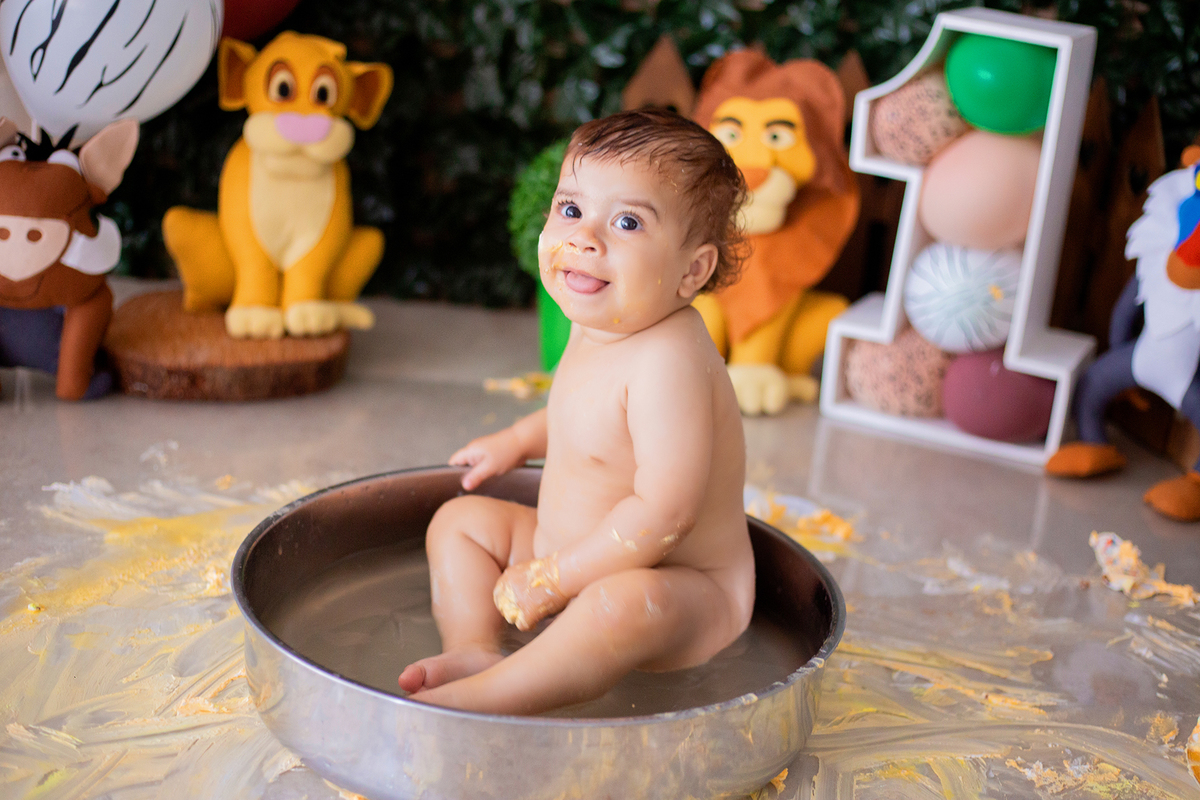 acompanhamento mensal de bebe caxias do sul figurino cenario tematico  personagem foto infantil serra gaucha fotografia familia mundo azul rosa ensaio fotografico crianca newborn baby menino menina smash the cake esmague o bolo banheira urso circo