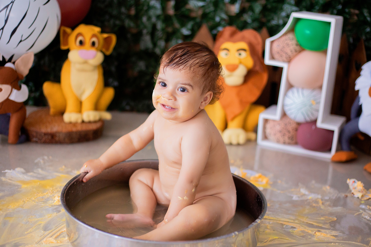 acompanhamento mensal de bebe caxias do sul figurino cenario tematico  personagem foto infantil serra gaucha fotografia familia mundo azul rosa ensaio fotografico crianca newborn baby menino menina smash the cake esmague o bolo banheira urso circo