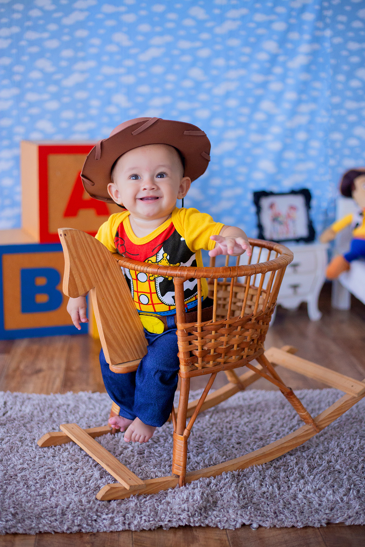 acompanhamento mensal de bebe caxias do sul figurino cenario tematico  personagem foto infantil serra gaucha fotografia familia mundo azul rosa ensaio fotografico crianca newborn baby menino menina smash the cake esmague o bolo banheira urso circo