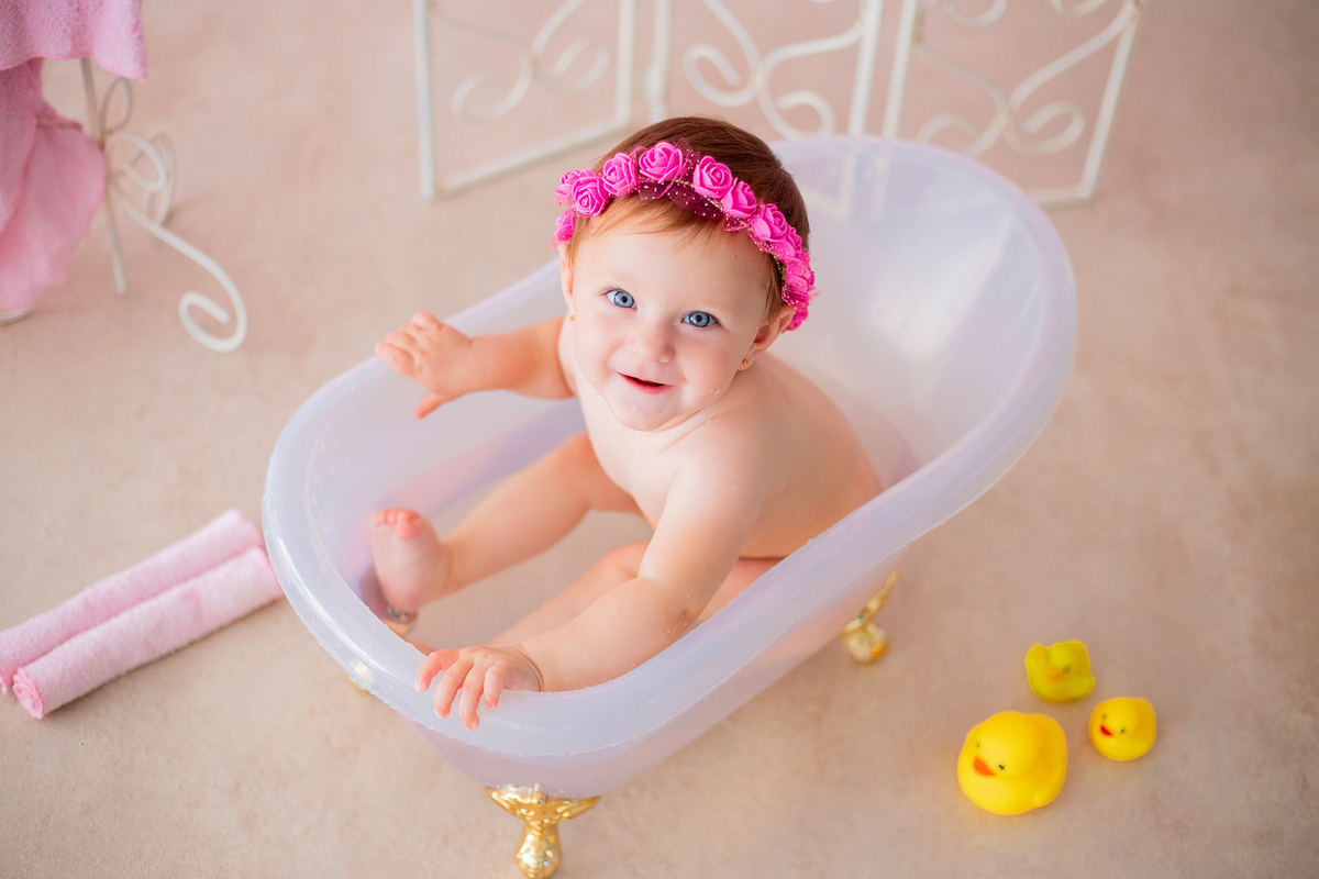 acompanhamento mensal de bebe caxias do sul figurino cenario tematico  personagem foto infantil serra gaucha fotografia familia mundo azul rosa ensaio fotografico crianca newborn baby menino menina smash the cake esmague o bolo banheira urso circo