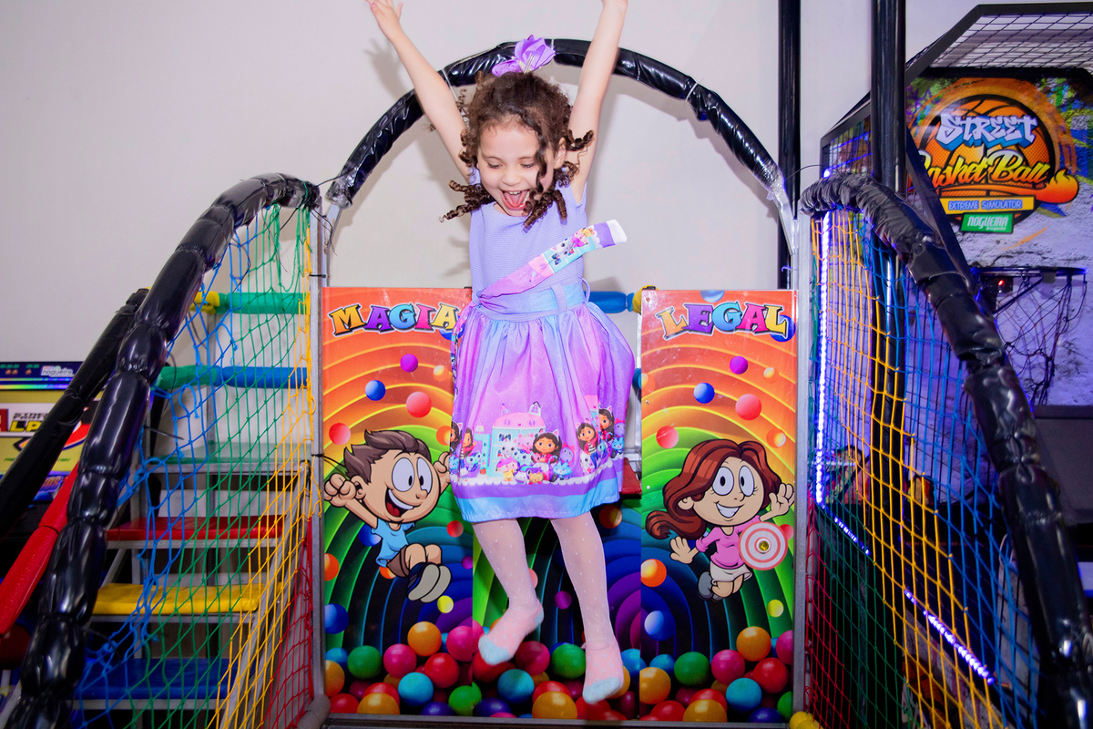 acompanhamento mensal de bebe caxias do sul figurino cenario tematico  personagem foto infantil serra gaucha fotografia familia mundo azul rosa ensaio fotografico crianca newborn baby menino menina smash the cake esmague o bolo banheira urso circo