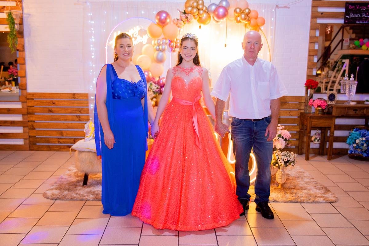 acompanhamento mensal de bebe caxias do sul figurino cenario tematico  personagem foto infantil serra gaucha fotografia familia mundo azul rosa ensaio fotografico crianca newborn baby menino menina smash the cake esmague o bolo banheira urso circo