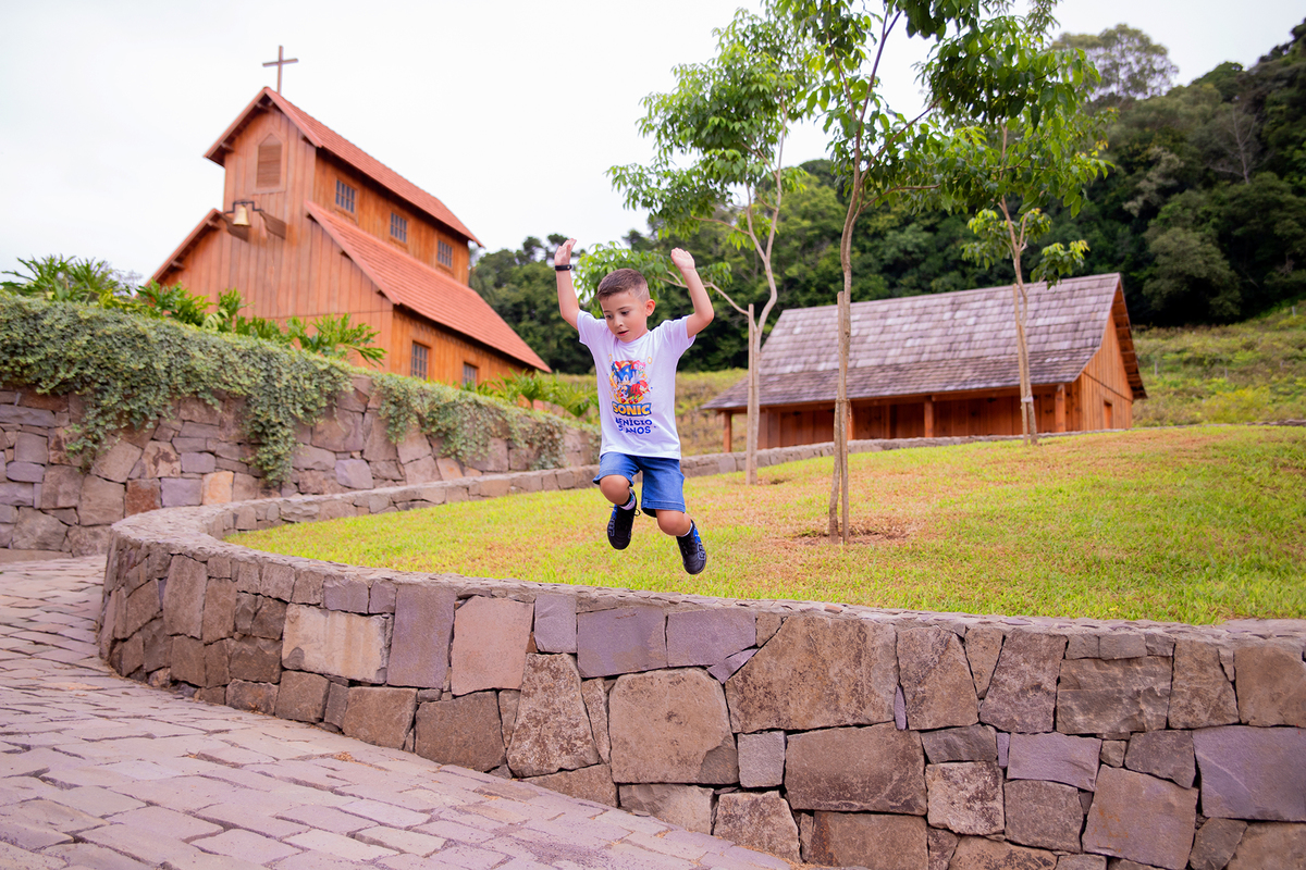acompanhamento mensal de bebe caxias do sul figurino cenario tematico  personagem foto infantil serra gaucha fotografia familia mundo azul rosa ensaio fotografico crianca newborn baby menino menina smash the cake esmague o bolo banheira urso circo