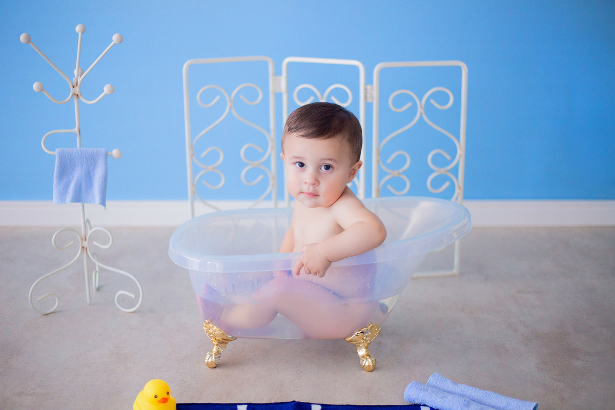 acompanhamento mensal de bebe caxias do sul figurino cenario tematico  personagem foto infantil serra gaucha fotografia familia mundo azul rosa ensaio fotografico crianca newborn baby menino menina smash the cake esmague o bolo banheira urso circo