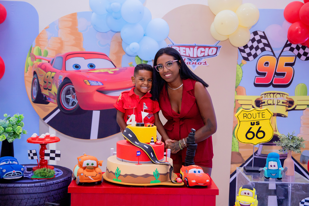 acompanhamento mensal de bebe caxias do sul figurino cenario tematico  personagem foto infantil serra gaucha fotografia familia mundo azul rosa ensaio fotografico crianca newborn baby menino menina smash the cake esmague o bolo banheira urso circo