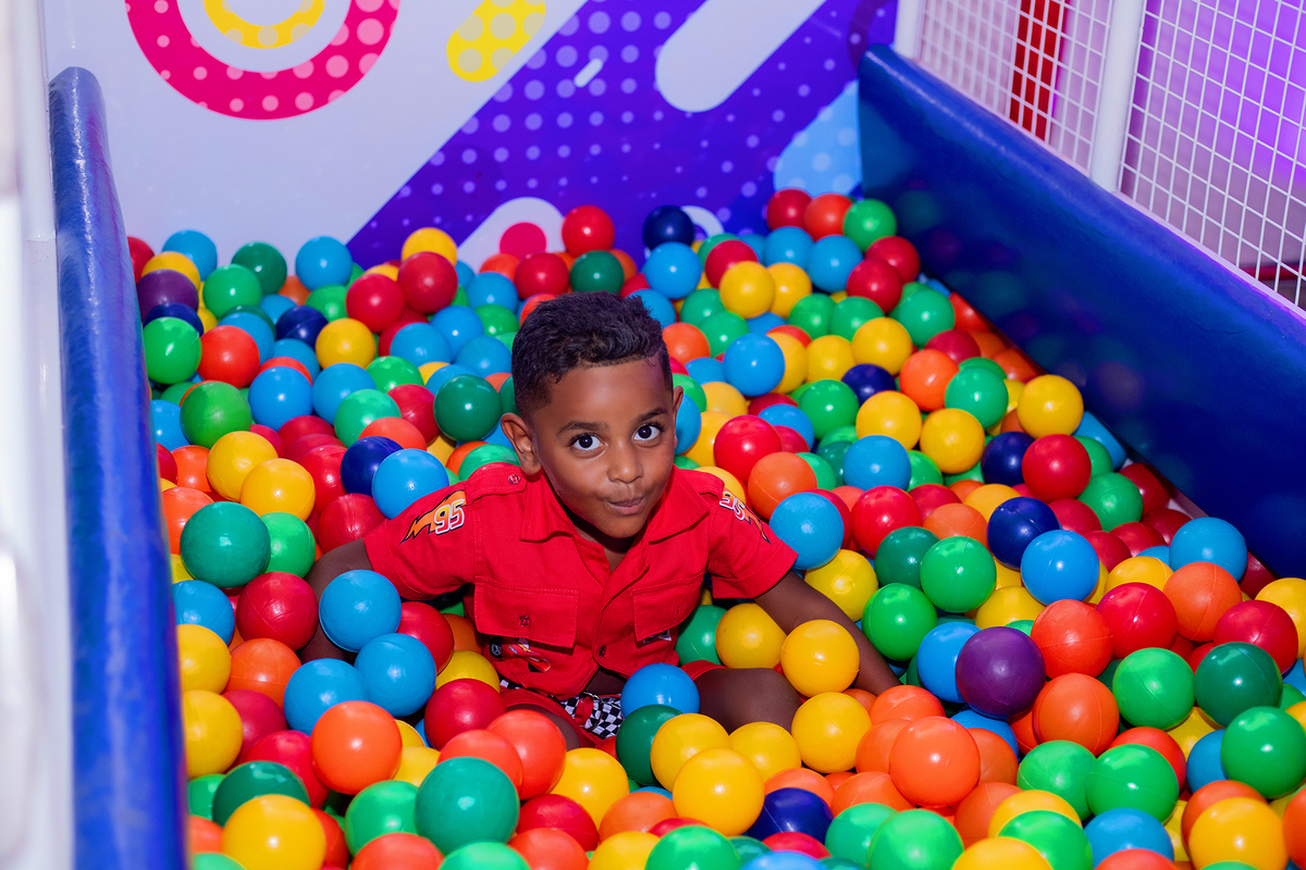 acompanhamento mensal de bebe caxias do sul figurino cenario tematico  personagem foto infantil serra gaucha fotografia familia mundo azul rosa ensaio fotografico crianca newborn baby menino menina smash the cake esmague o bolo banheira urso circo