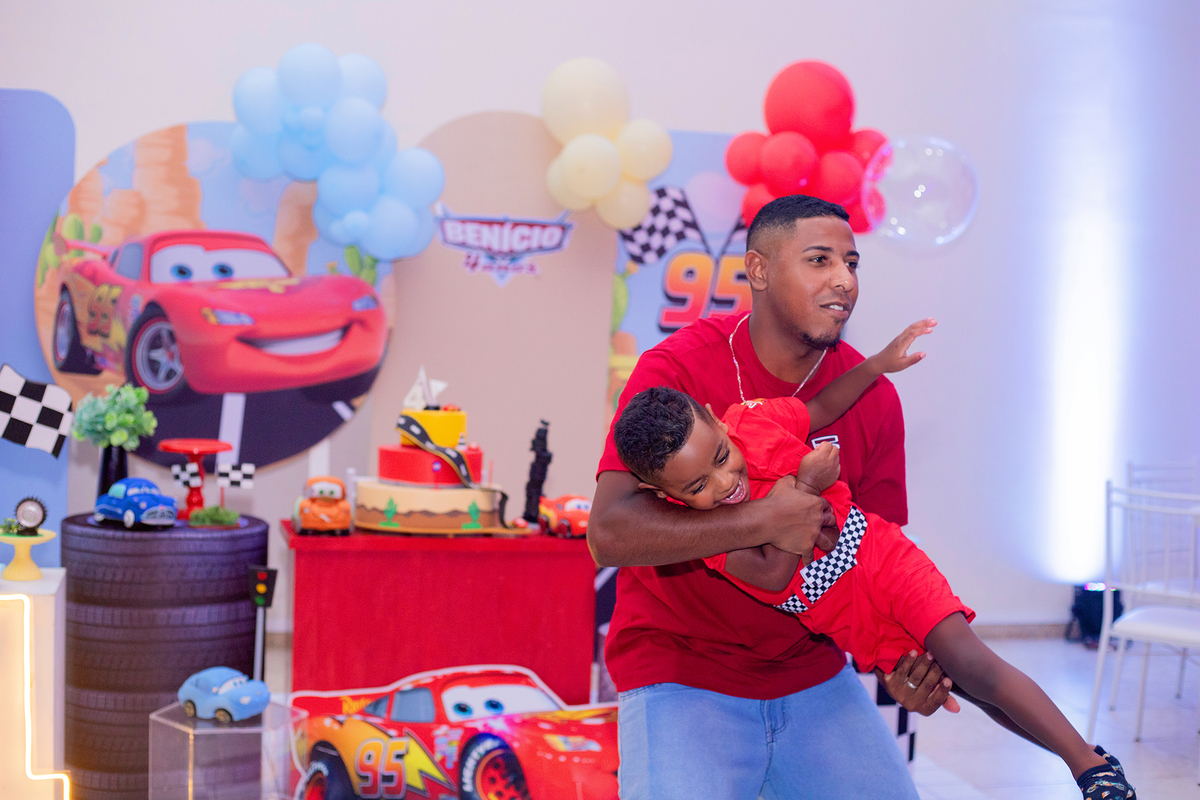 acompanhamento mensal de bebe caxias do sul figurino cenario tematico  personagem foto infantil serra gaucha fotografia familia mundo azul rosa ensaio fotografico crianca newborn baby menino menina smash the cake esmague o bolo banheira urso circo