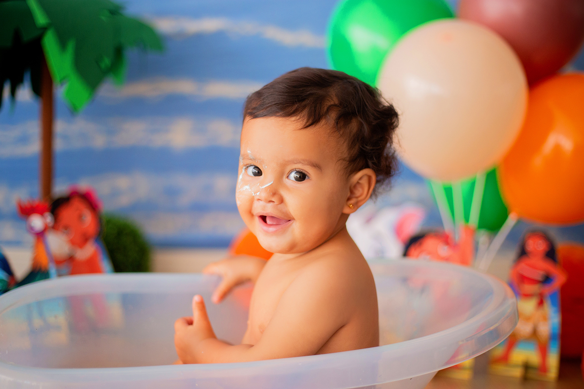 acompanhamento mensal de bebe caxias do sul figurino cenario tematico  personagem foto infantil serra gaucha fotografia familia mundo azul rosa ensaio fotografico crianca newborn baby menino menina smash the cake esmague o bolo banheira urso circo