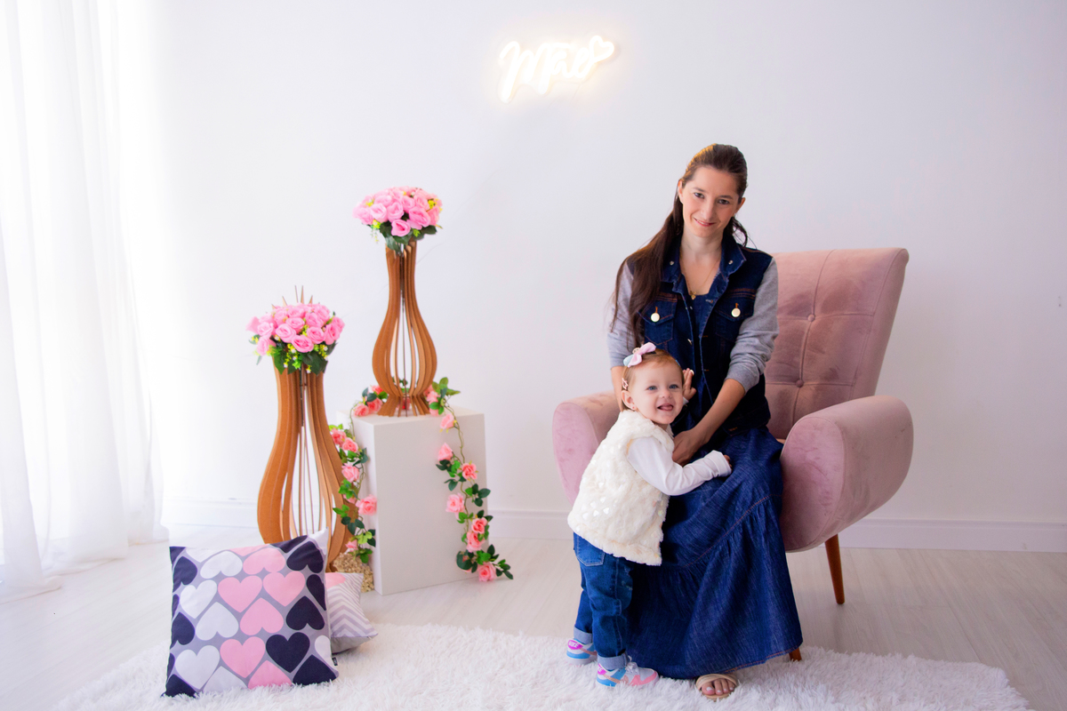 acompanhamento mensal de bebe caxias do sul figurino cenario tematico  personagem foto infantil serra gaucha fotografia familia mundo azul rosa ensaio fotografico crianca newborn baby menino menina smash the cake esmague o bolo banheira urso circoaco