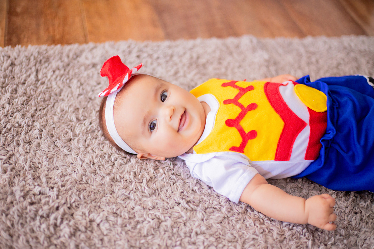 acompanhamento mensal de bebe caxias do sul figurino cenario tematico  personagem foto infantil serra gaucha fotografia familia mundo azul rosa ensaio fotografico crianca newborn baby menino menina smash the cake esmague o bolo banheira urso circoaco