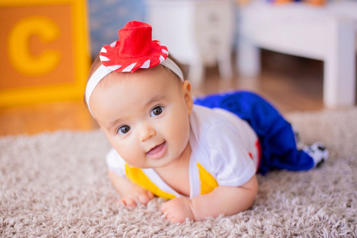 acompanhamento mensal de bebe caxias do sul figurino cenario tematico  personagem foto infantil serra gaucha fotografia familia mundo azul rosa ensaio fotografico crianca newborn baby menino menina smash the cake esmague o bolo banheira urso circoaco