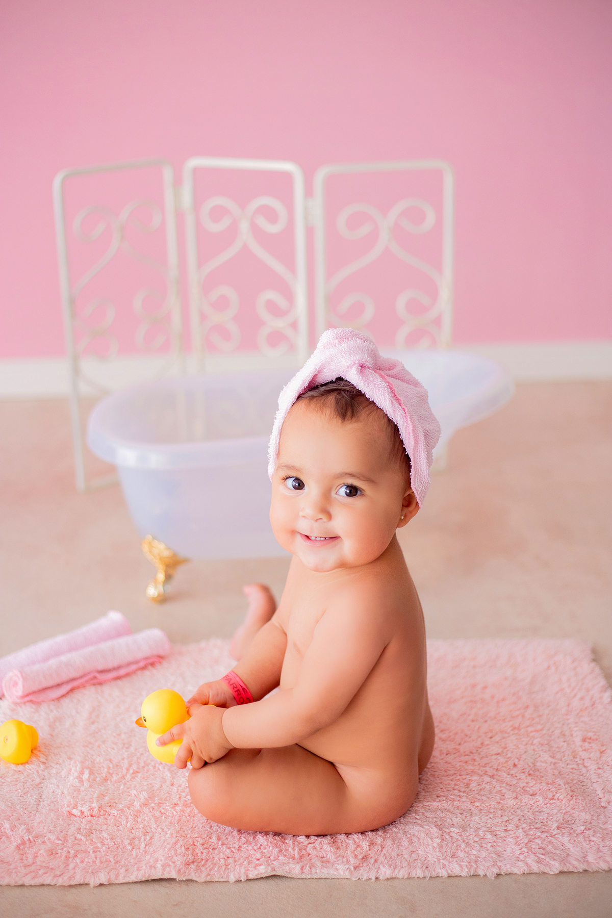 acompanhamento mensal de bebe caxias do sul figurino cenario tematico  personagem foto infantil serra gaucha fotografia familia mundo azul rosa ensaio fotografico crianca newborn baby menino menina smash the cake esmague o bolo banheira urso circoaco