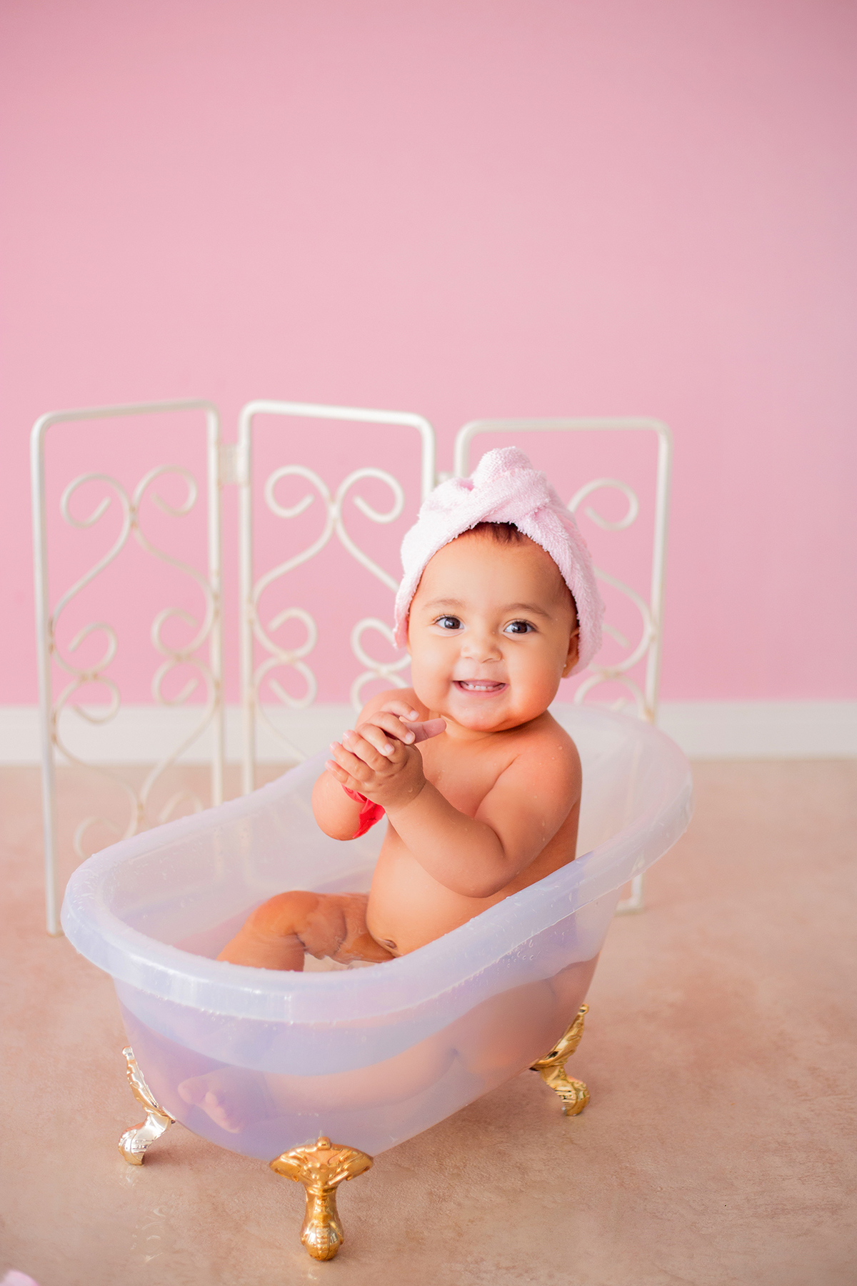 acompanhamento mensal de bebe caxias do sul figurino cenario tematico  personagem foto infantil serra gaucha fotografia familia mundo azul rosa ensaio fotografico crianca newborn baby menino menina smash the cake esmague o bolo banheira urso circoaco