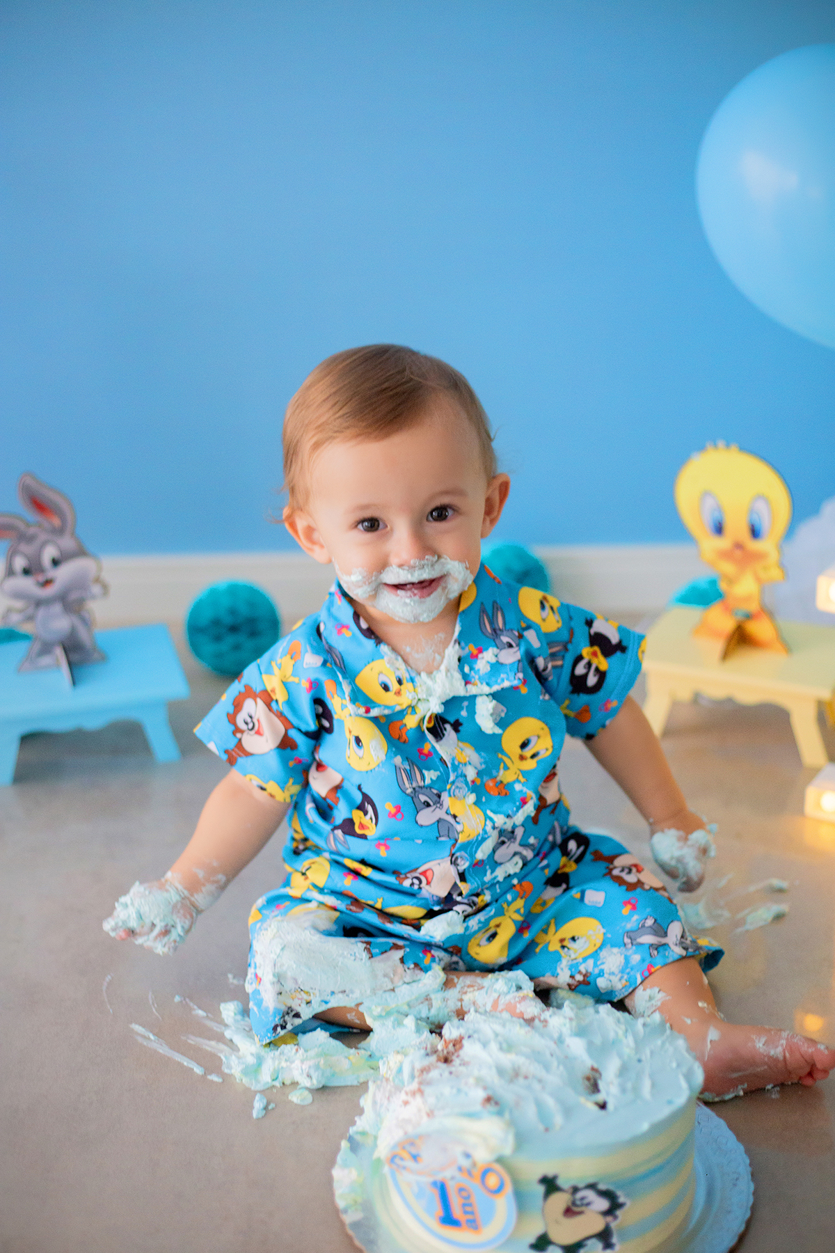 acompanhamento mensal de bebe caxias do sul figurino cenario tematico  personagem foto infantil serra gaucha fotografia familia mundo azul rosa ensaio fotografico crianca newborn baby menino menina smash the cake esmague o bolo banheira urso circoaco