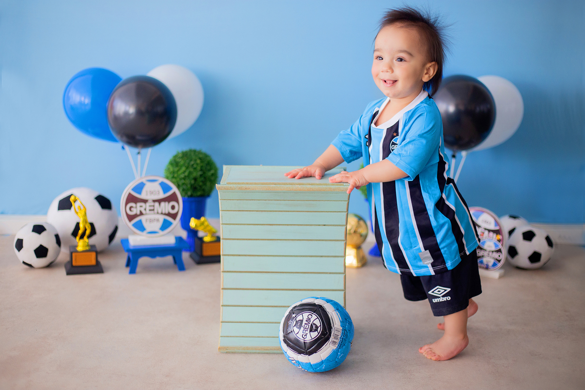 acompanhamento mensal de bebe caxias do sul figurino cenario tematico  personagem foto infantil serra gaucha fotografia familia mundo azul rosa ensaio fotografico crianca newborn baby menino menina smash the cake esmague o bolo banheira urso circoaco