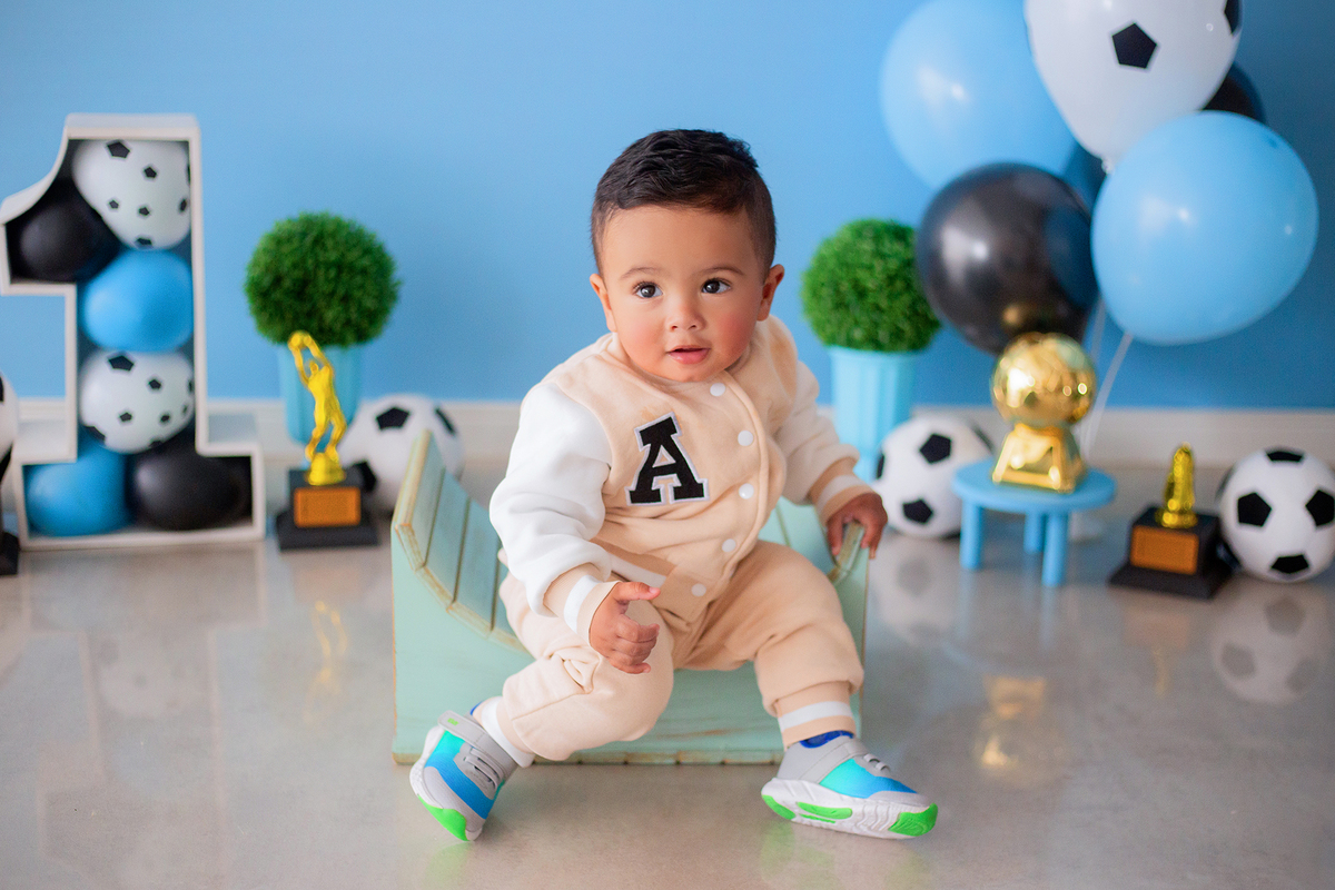 acompanhamento mensal de bebe caxias do sul figurino cenario tematico  personagem foto infantil serra gaucha fotografia familia mundo azul rosa ensaio fotografico crianca newborn baby menino menina smash the cake esmague o bolo banheira urso circoaco