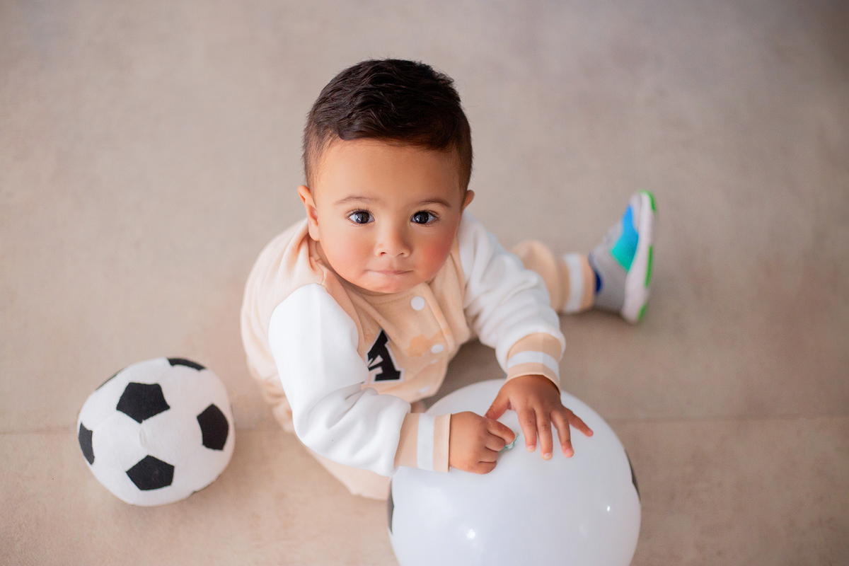 acompanhamento mensal de bebe caxias do sul figurino cenario tematico  personagem foto infantil serra gaucha fotografia familia mundo azul rosa ensaio fotografico crianca newborn baby menino menina smash the cake esmague o bolo banheira urso circoaco
