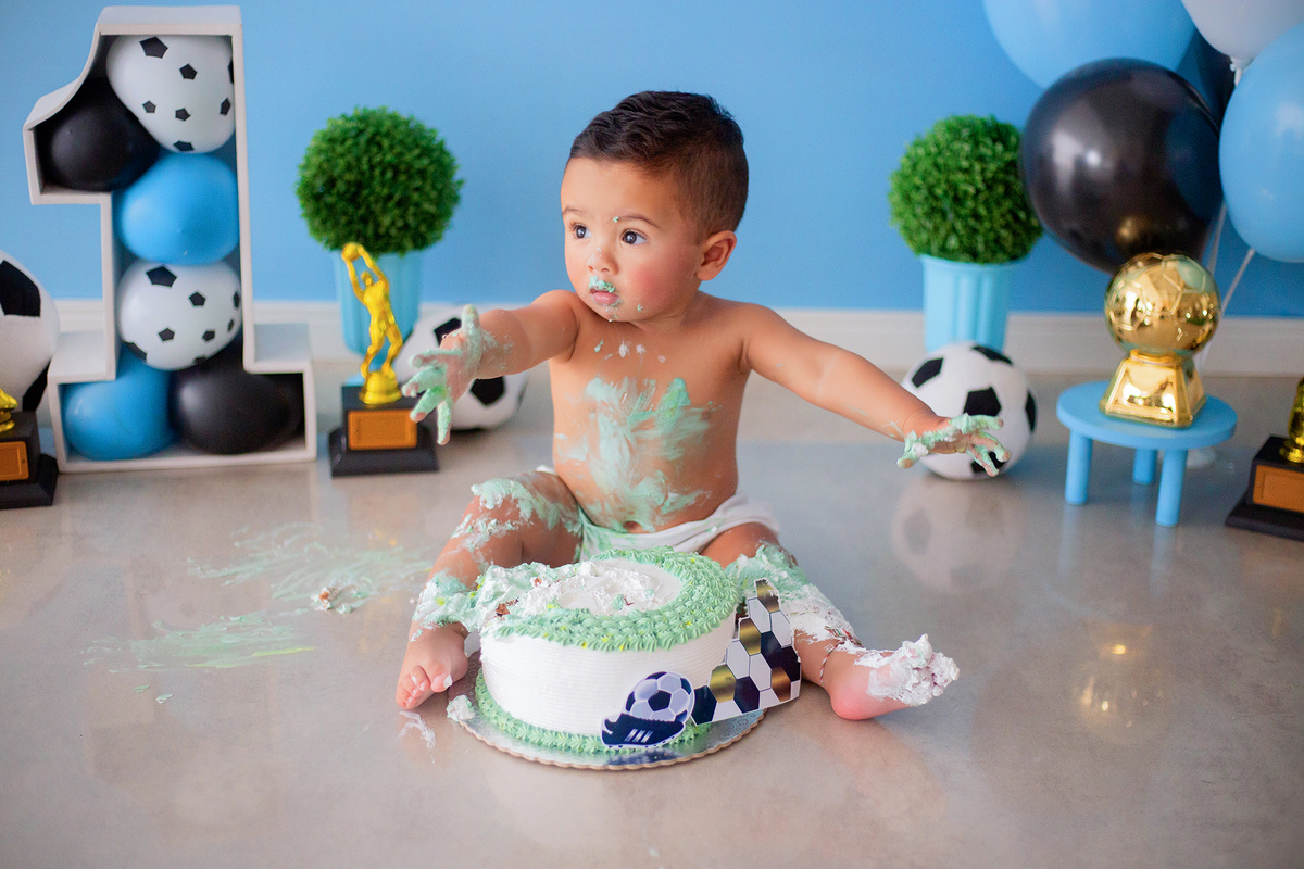 acompanhamento mensal de bebe caxias do sul figurino cenario tematico  personagem foto infantil serra gaucha fotografia familia mundo azul rosa ensaio fotografico crianca newborn baby menino menina smash the cake esmague o bolo banheira urso circoaco