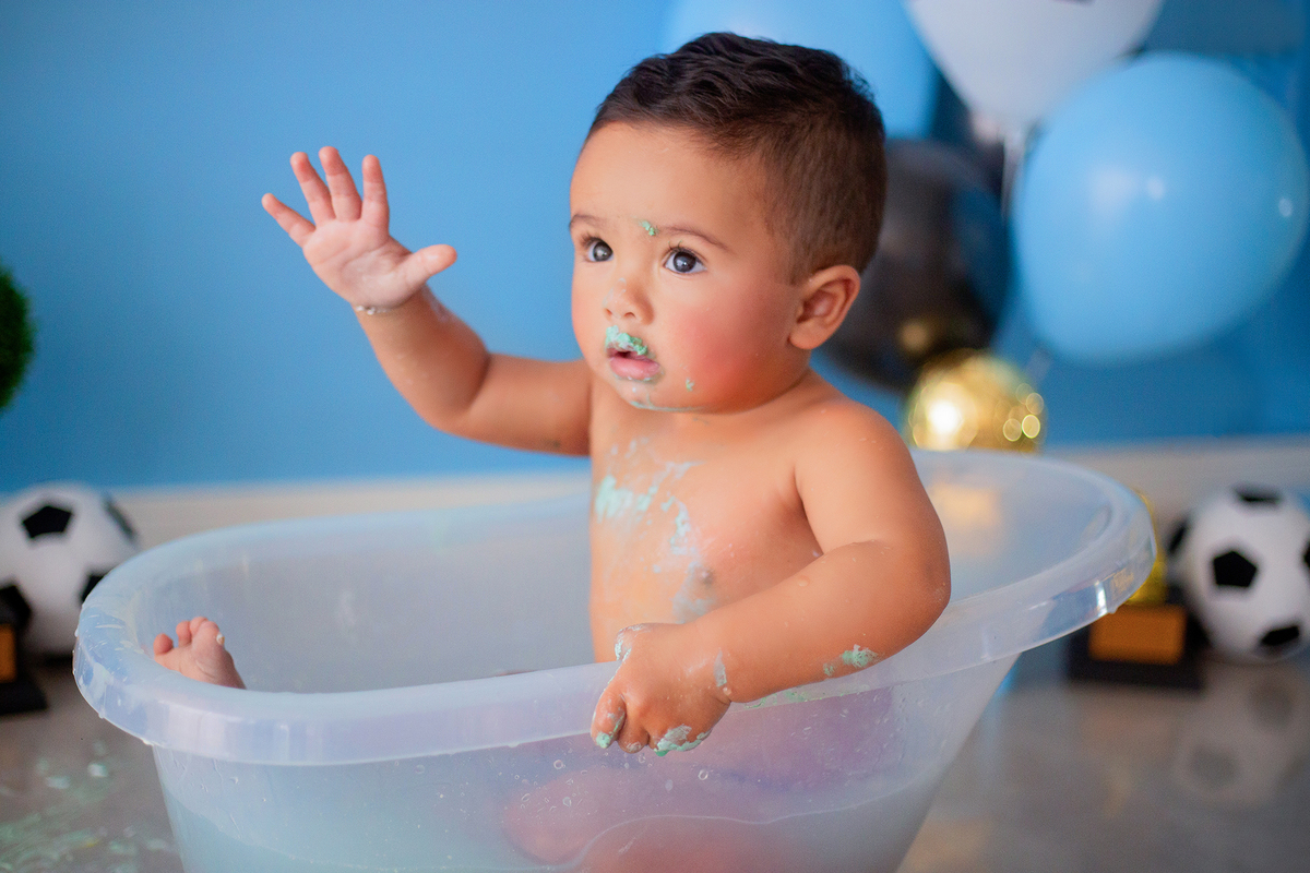 acompanhamento mensal de bebe caxias do sul figurino cenario tematico  personagem foto infantil serra gaucha fotografia familia mundo azul rosa ensaio fotografico crianca newborn baby menino menina smash the cake esmague o bolo banheira urso circoaco