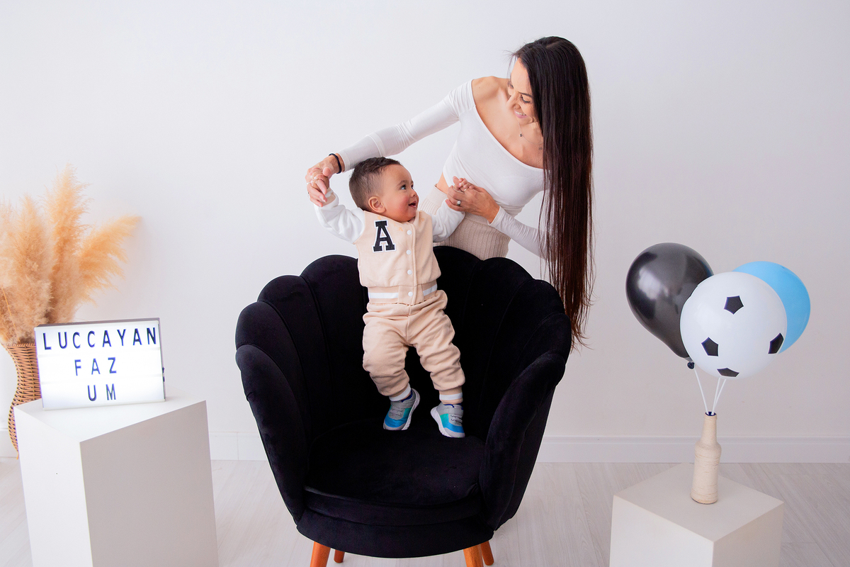 acompanhamento mensal de bebe caxias do sul figurino cenario tematico  personagem foto infantil serra gaucha fotografia familia mundo azul rosa ensaio fotografico crianca newborn baby menino menina smash the cake esmague o bolo banheira urso circoaco