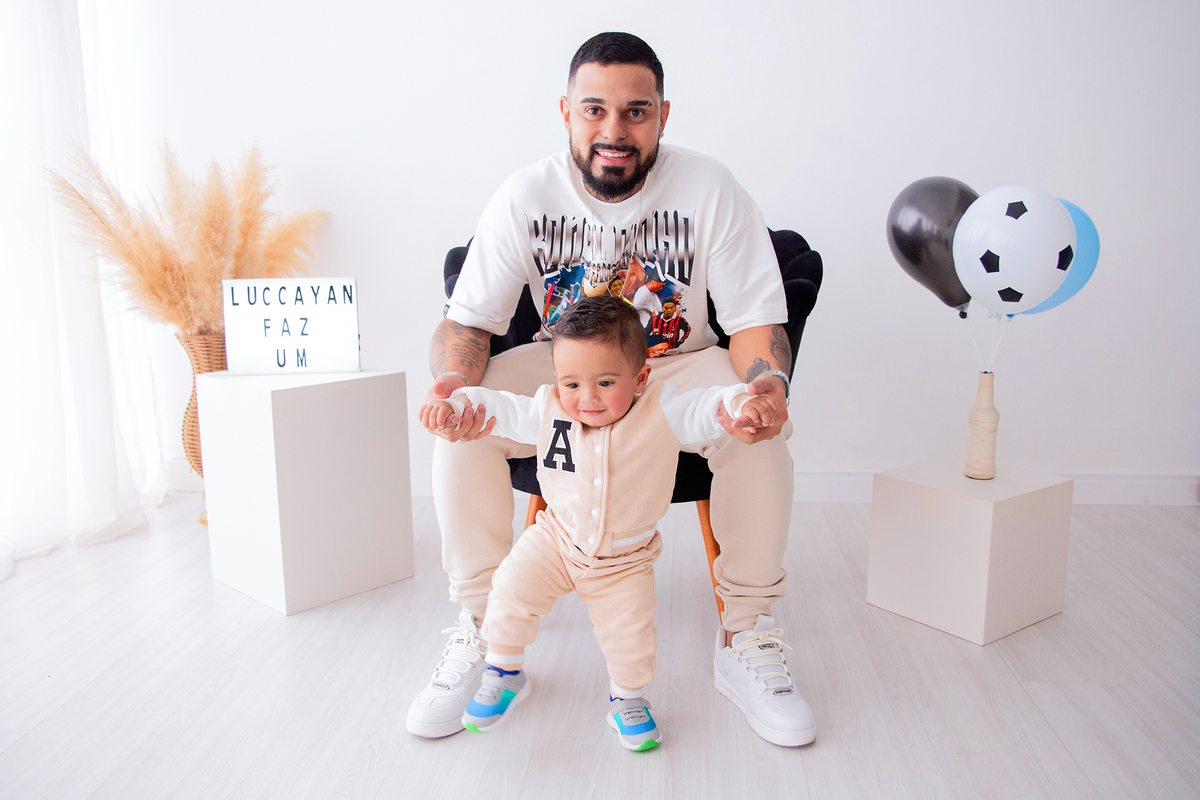 acompanhamento mensal de bebe caxias do sul figurino cenario tematico  personagem foto infantil serra gaucha fotografia familia mundo azul rosa ensaio fotografico crianca newborn baby menino menina smash the cake esmague o bolo banheira urso circoaco