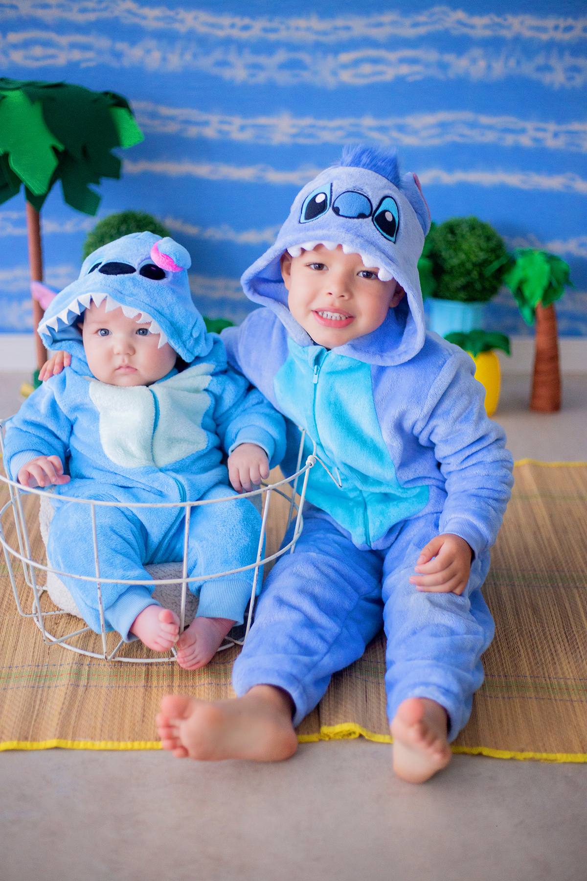 acompanhamento mensal de bebe caxias do sul figurino cenario tematico  personagem foto infantil serra gaucha fotografia familia mundo azul rosa ensaio fotografico crianca newborn baby menino menina smash the cake esmague o bolo banheira urso circoaco