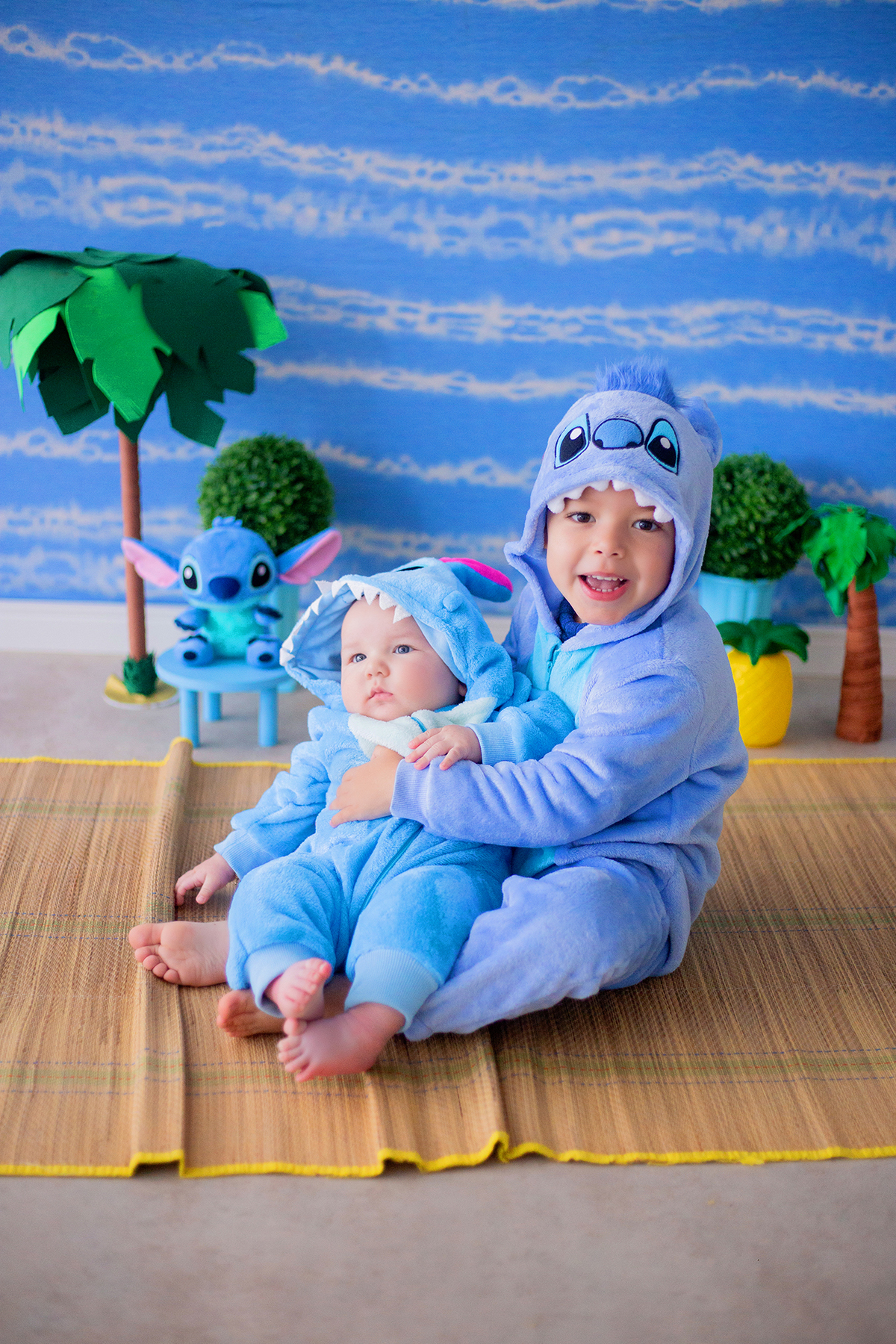 acompanhamento mensal de bebe caxias do sul figurino cenario tematico  personagem foto infantil serra gaucha fotografia familia mundo azul rosa ensaio fotografico crianca newborn baby menino menina smash the cake esmague o bolo banheira urso circoaco