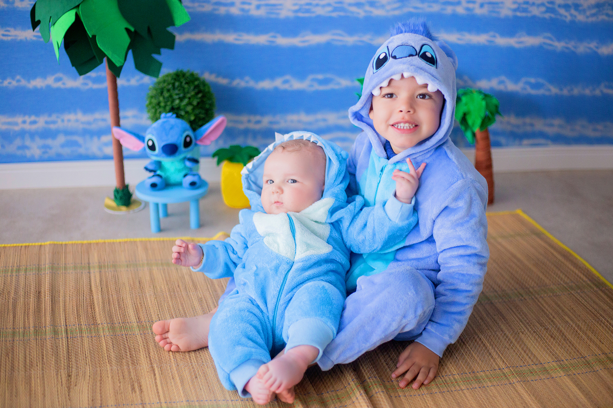 acompanhamento mensal de bebe caxias do sul figurino cenario tematico  personagem foto infantil serra gaucha fotografia familia mundo azul rosa ensaio fotografico crianca newborn baby menino menina smash the cake esmague o bolo banheira urso circoaco