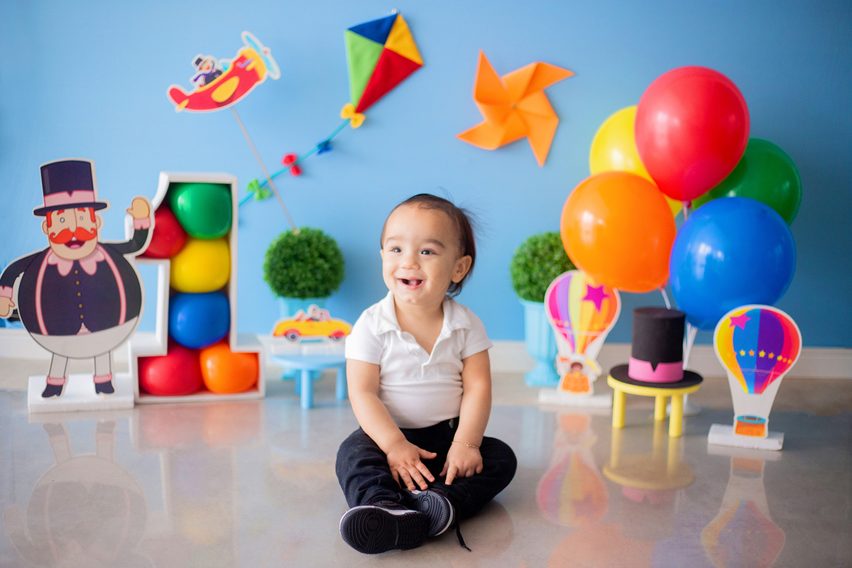 acompanhamento mensal de bebe caxias do sul figurino cenario tematico  personagem foto infantil serra gaucha fotografia familia mundo azul rosa ensaio fotografico crianca newborn baby menino menina smash the cake esmague o bolo banheira urso circoaco