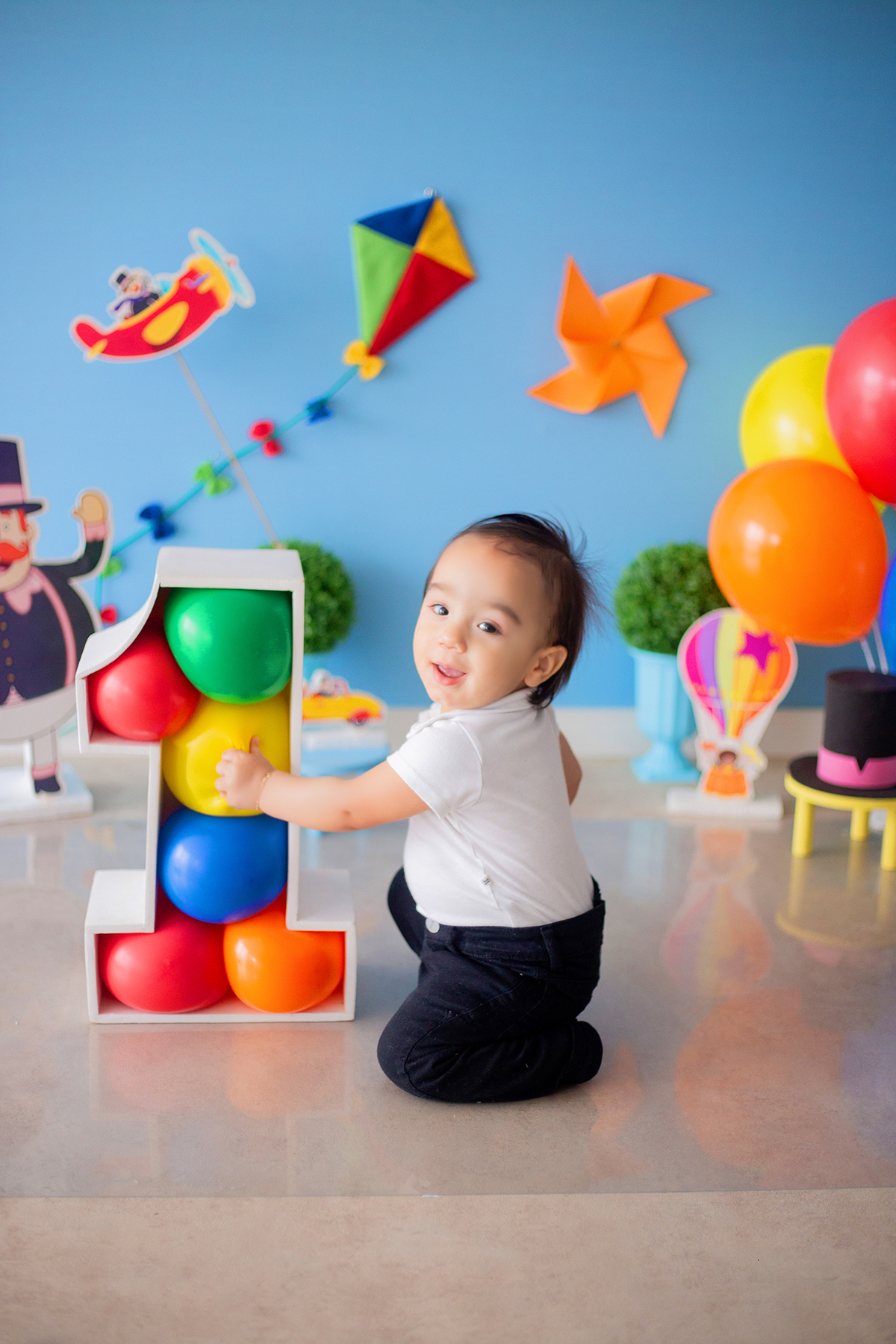 acompanhamento mensal de bebe caxias do sul figurino cenario tematico  personagem foto infantil serra gaucha fotografia familia mundo azul rosa ensaio fotografico crianca newborn baby menino menina smash the cake esmague o bolo banheira urso circoaco