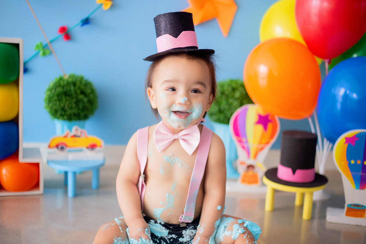 acompanhamento mensal de bebe caxias do sul figurino cenario tematico  personagem foto infantil serra gaucha fotografia familia mundo azul rosa ensaio fotografico crianca newborn baby menino menina smash the cake esmague o bolo banheira urso circoaco