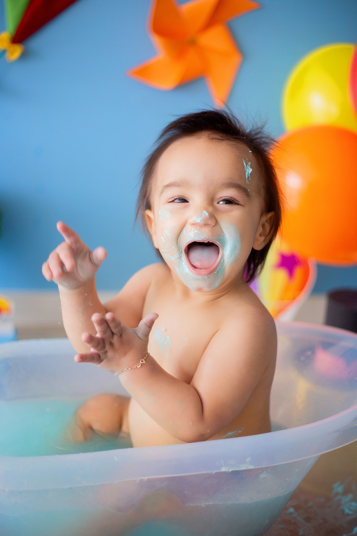 acompanhamento mensal de bebe caxias do sul figurino cenario tematico  personagem foto infantil serra gaucha fotografia familia mundo azul rosa ensaio fotografico crianca newborn baby menino menina smash the cake esmague o bolo banheira urso circoaco