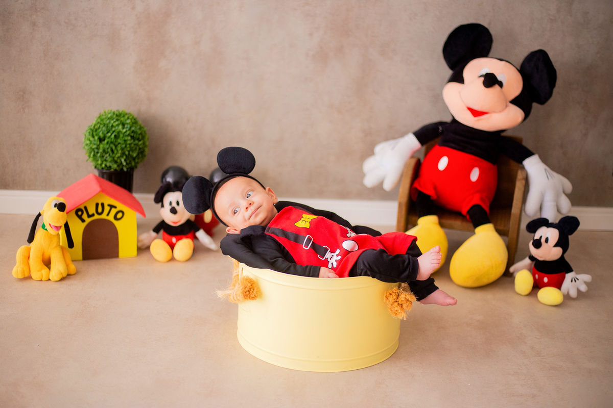 acompanhamento mensal de bebe caxias do sul figurino cenario tematico  personagem foto infantil serra gaucha fotografia familia mundo azul rosa ensaio fotografico crianca newborn baby menino menina smash the cake esmague o bolo banheira urso circoaco