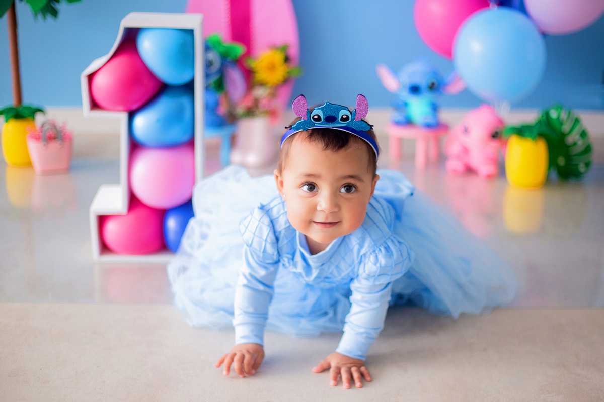 acompanhamento mensal de bebe caxias do sul figurino cenario tematico  personagem foto infantil serra gaucha fotografia familia mundo azul rosa ensaio fotografico crianca newborn baby menino menina smash the cake esmague o bolo banheira urso circoaco