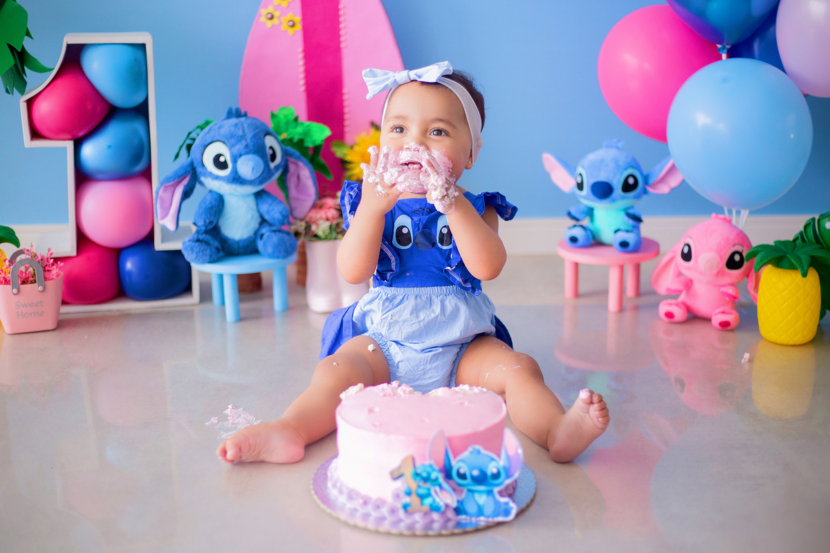 acompanhamento mensal de bebe caxias do sul figurino cenario tematico  personagem foto infantil serra gaucha fotografia familia mundo azul rosa ensaio fotografico crianca newborn baby menino menina smash the cake esmague o bolo banheira urso circoaco