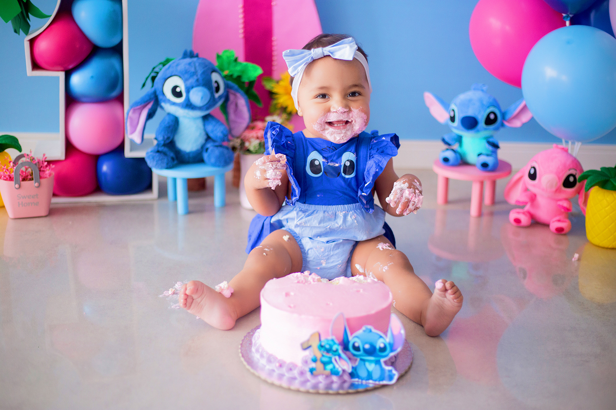 acompanhamento mensal de bebe caxias do sul figurino cenario tematico  personagem foto infantil serra gaucha fotografia familia mundo azul rosa ensaio fotografico crianca newborn baby menino menina smash the cake esmague o bolo banheira urso circoaco
