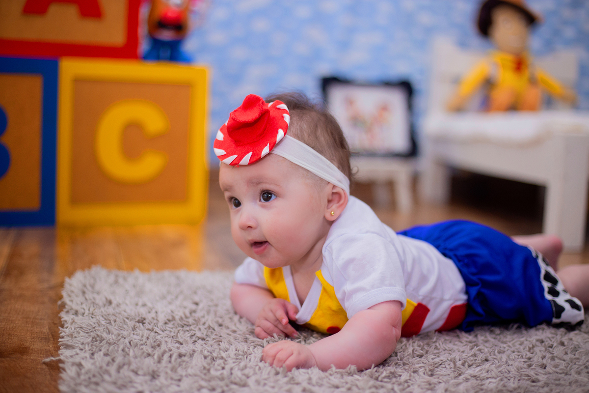 acompanhamento mensal de bebe caxias do sul figurino cenario tematico  personagem foto infantil serra gaucha fotografia familia mundo azul rosa ensaio fotografico crianca newborn baby menino menina smash the cake esmague o bolo banheira urso circoaco