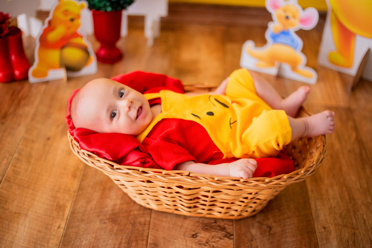 acompanhamento mensal de bebe caxias do sul figurino cenario tematico  personagem foto infantil serra gaucha fotografia familia mundo azul rosa ensaio fotografico crianca newborn baby menino menina smash the cake esmague o bolo banheira urso circoaco