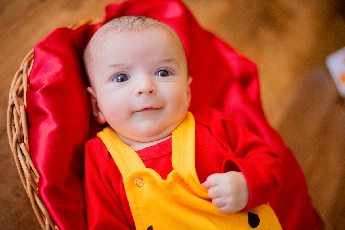 acompanhamento mensal de bebe caxias do sul figurino cenario tematico  personagem foto infantil serra gaucha fotografia familia mundo azul rosa ensaio fotografico crianca newborn baby menino menina smash the cake esmague o bolo banheira urso circoaco