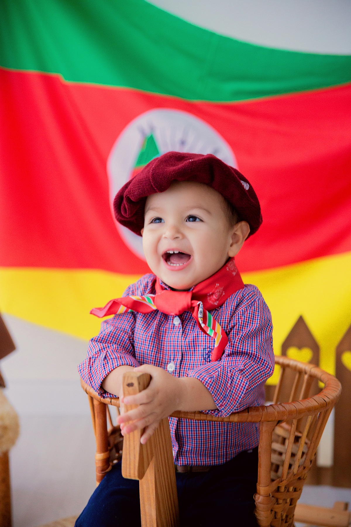 acompanhamento mensal de bebe caxias do sul figurino cenario tematico  personagem foto infantil serra gaucha fotografia familia mundo azul rosa ensaio fotografico crianca newborn baby menino menina smash the cake esmague o bolo banheira urso circoaco