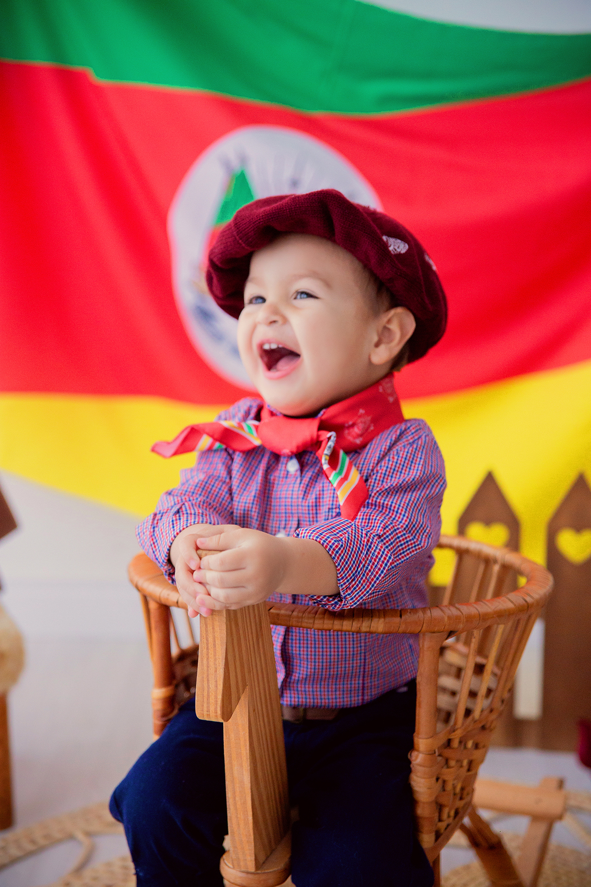 acompanhamento mensal de bebe caxias do sul figurino cenario tematico  personagem foto infantil serra gaucha fotografia familia mundo azul rosa ensaio fotografico crianca newborn baby menino menina smash the cake esmague o bolo banheira urso circoaco