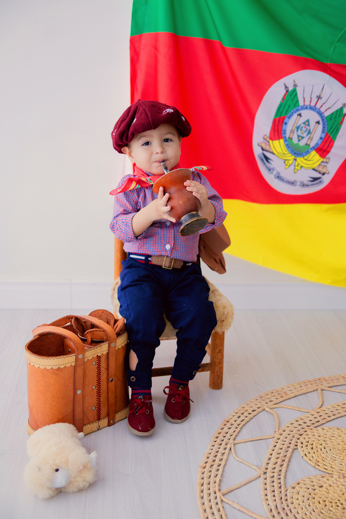 acompanhamento mensal de bebe caxias do sul figurino cenario tematico  personagem foto infantil serra gaucha fotografia familia mundo azul rosa ensaio fotografico crianca newborn baby menino menina smash the cake esmague o bolo banheira urso circoaco