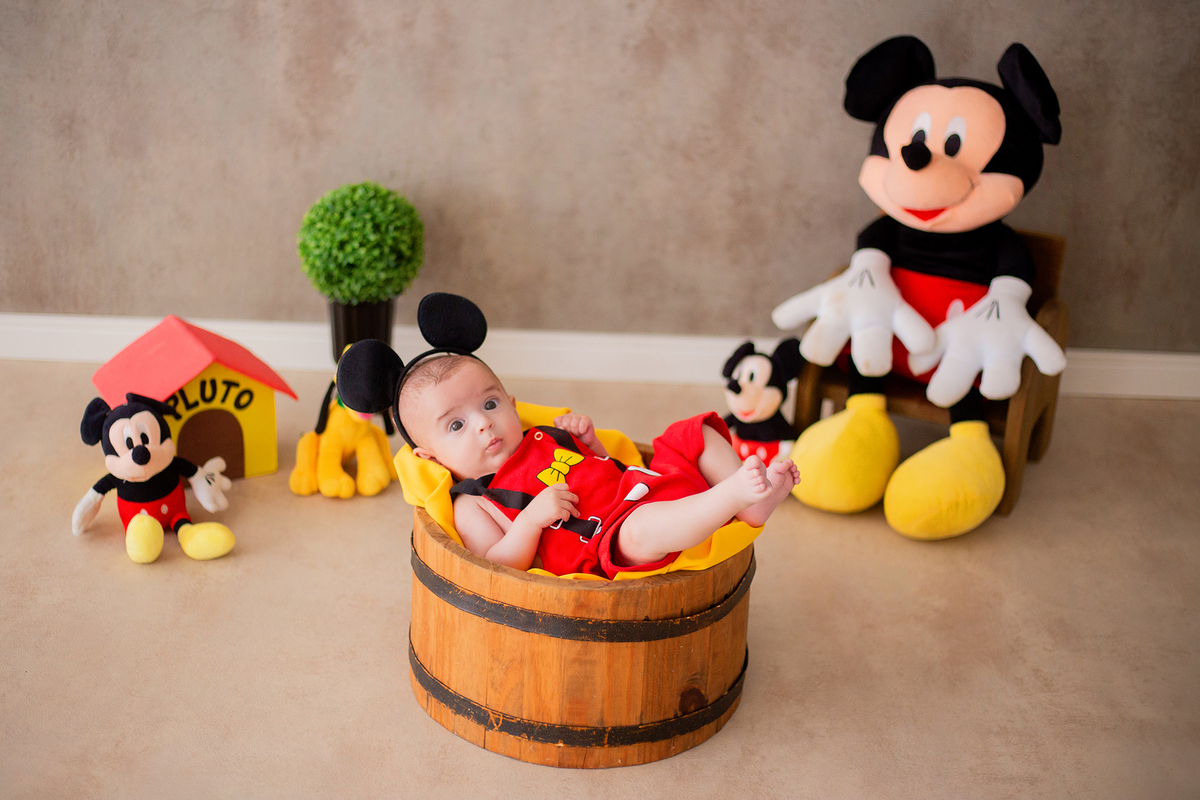 acompanhamento mensal de bebe caxias do sul figurino cenario tematico  personagem foto infantil serra gaucha fotografia familia mundo azul rosa ensaio fotografico crianca newborn baby menino menina smash the cake esmague o bolo banheira urso circoaco